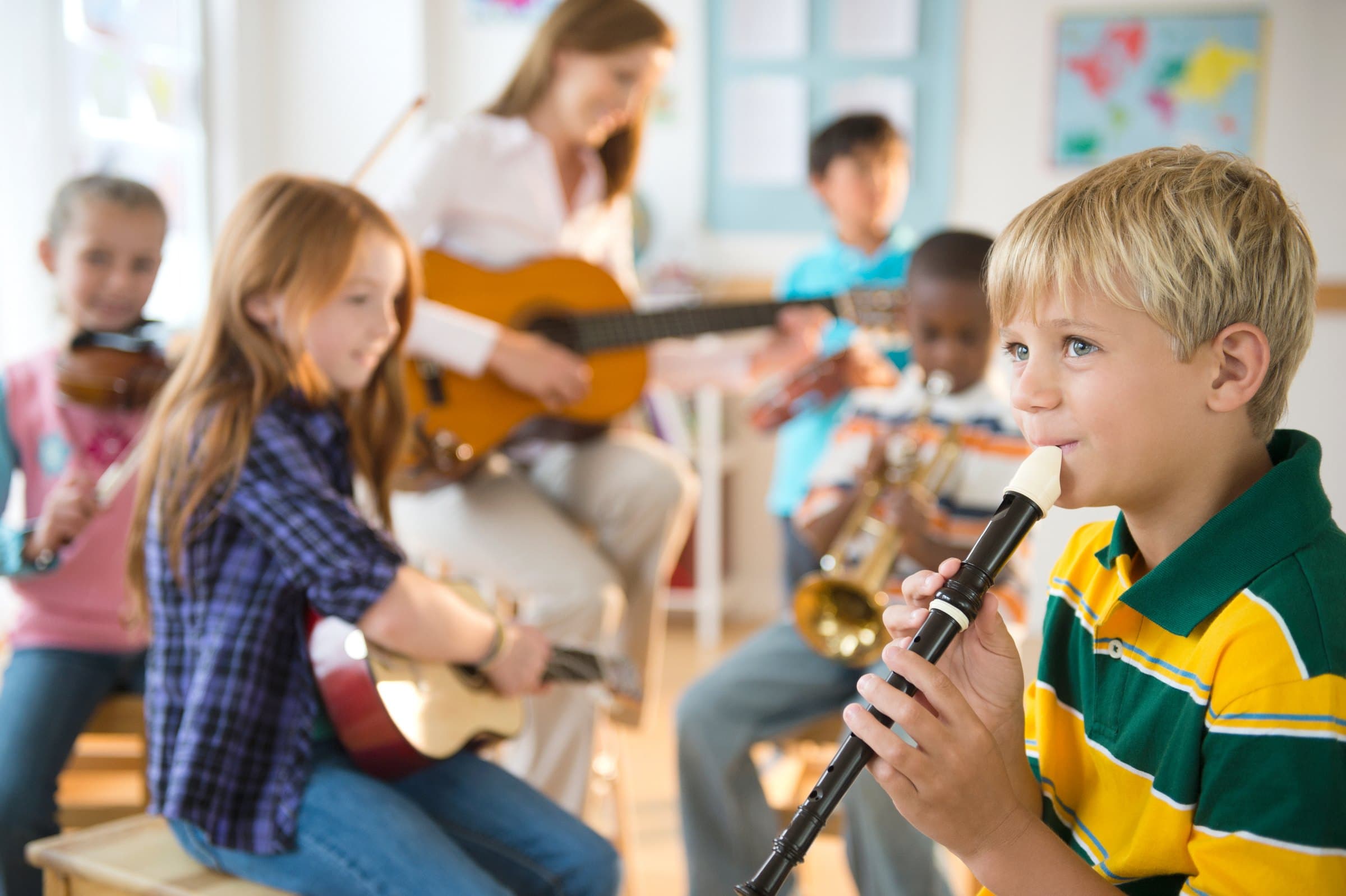 Bambini durante il laboratorio di propedeutica